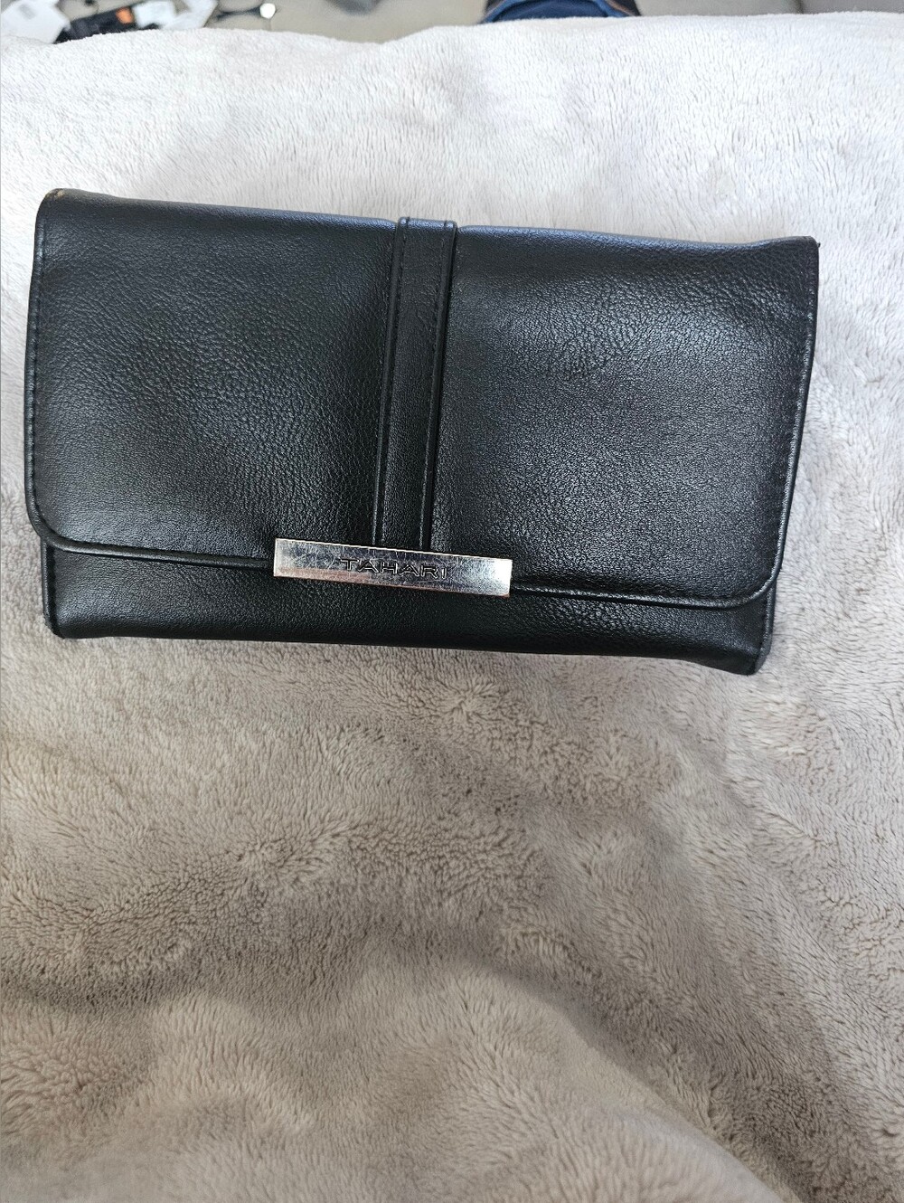 Tahari Women's Centerfold Trifold Clutch Wallet